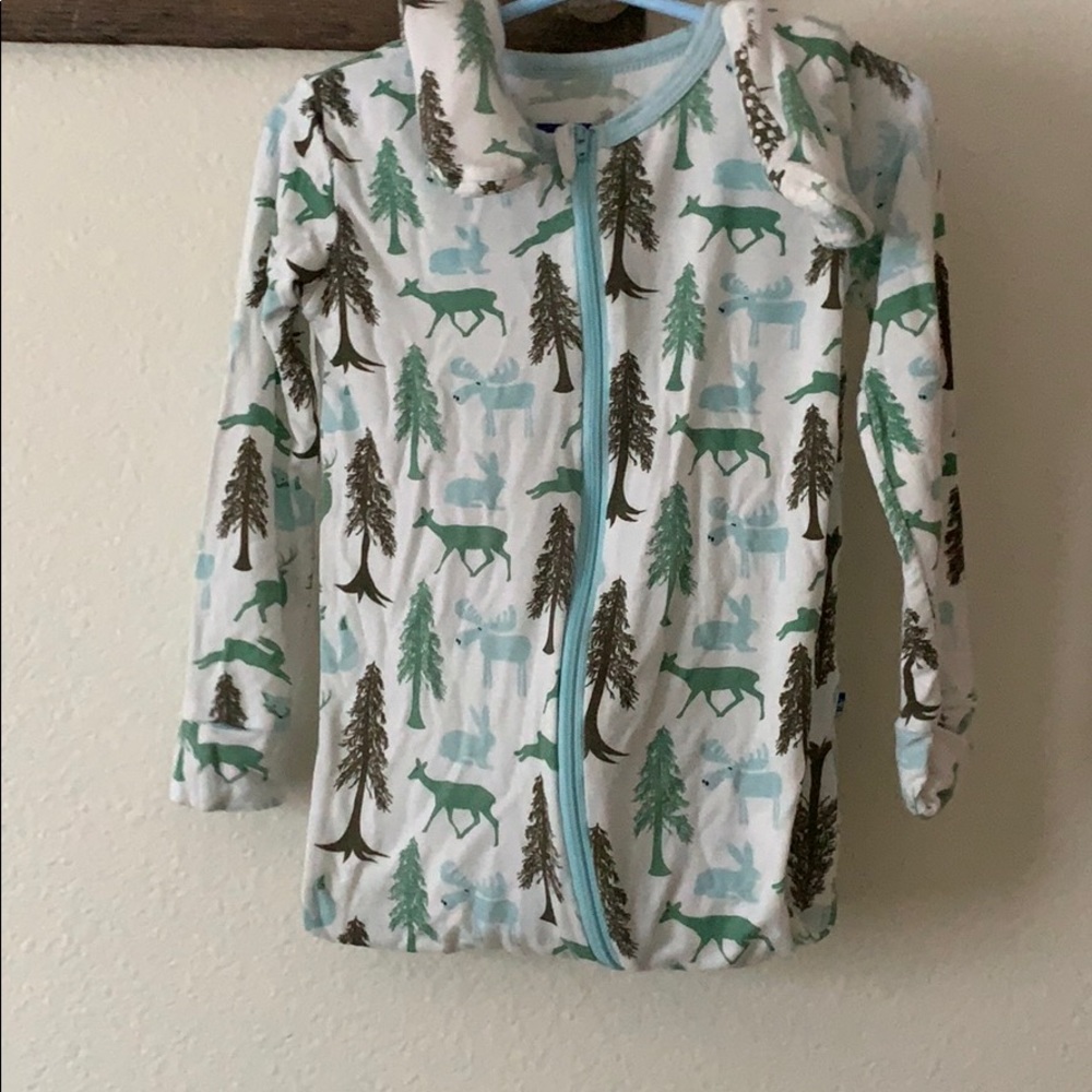 Kickee pants  zipper Footie